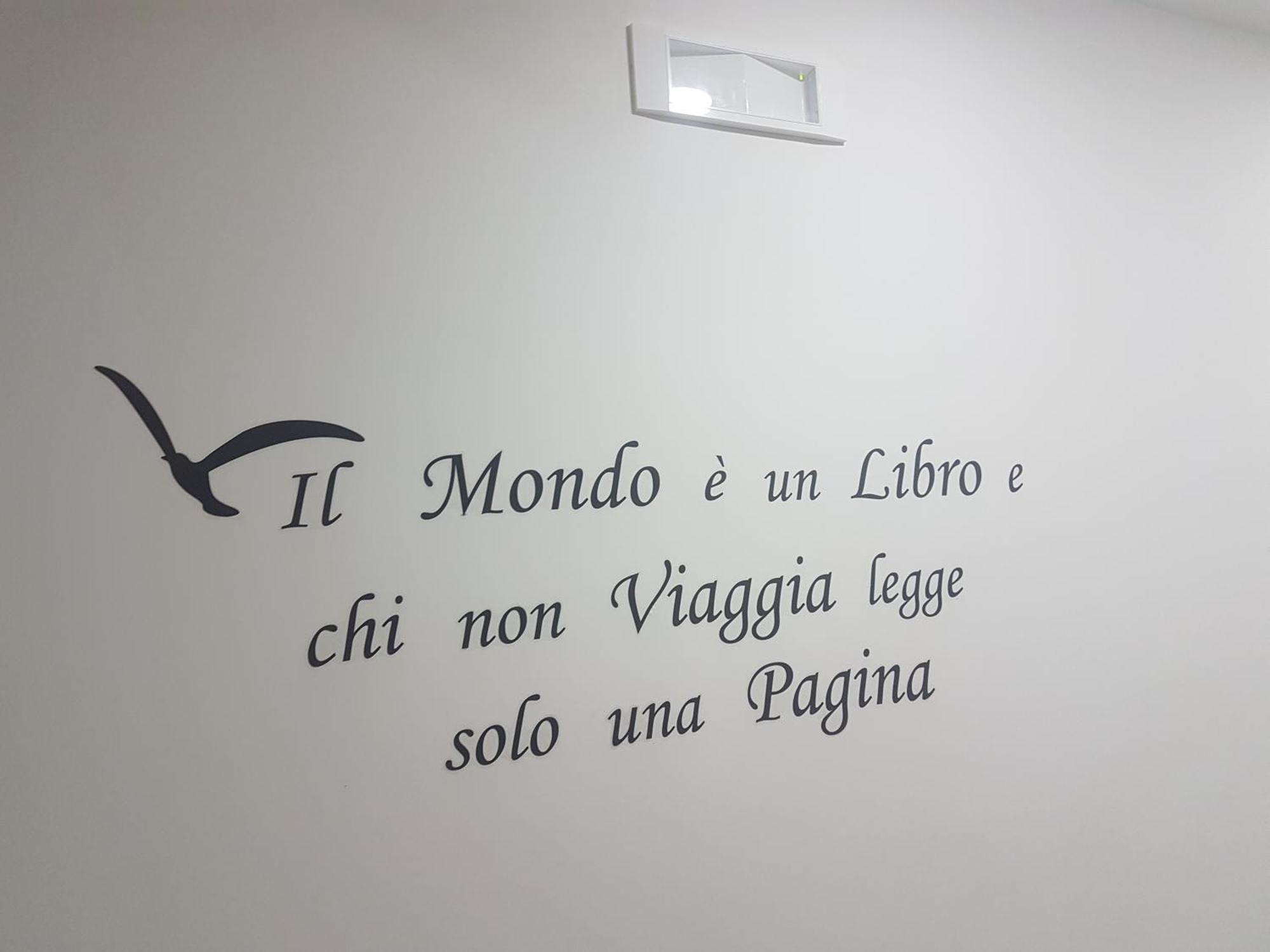 Appartamento Reginahouse Napoli Esterno foto
